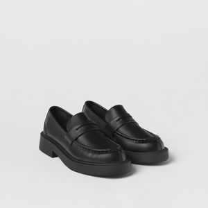 Zara girls black penny loafers, lug sole, size 33